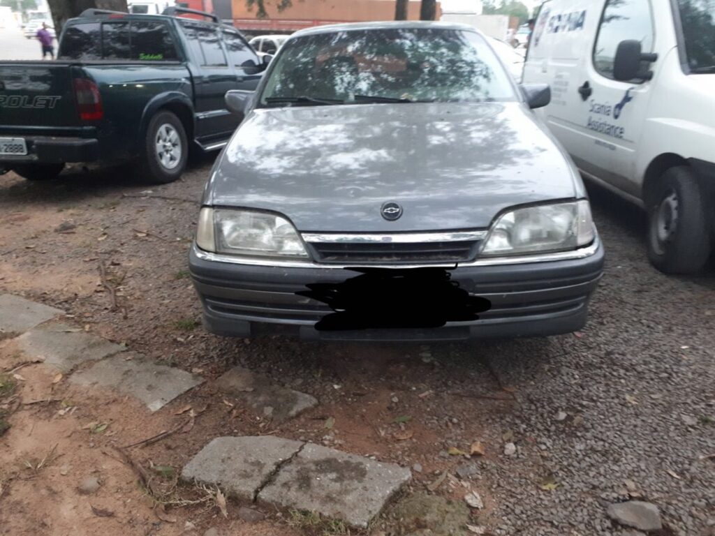 Carro furtado em Caxias do Sul  é localizado em oficina de Santa Maria