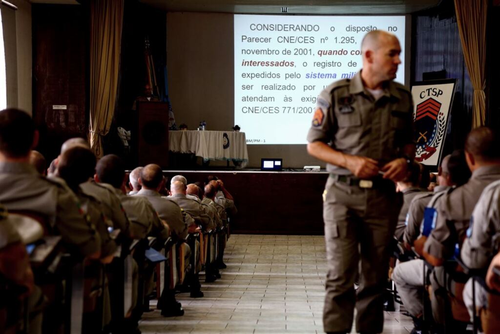 Foto: Lucas Amorelli - Autoridades da Brigada Militar receberam alunos com seminário que trouxe temas inerentes à carreira dos policiais militares
