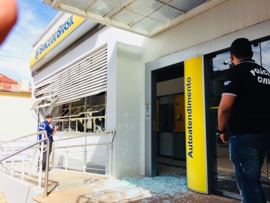 Bandidos atacaram bancos de nove cidades pequenas em um mês