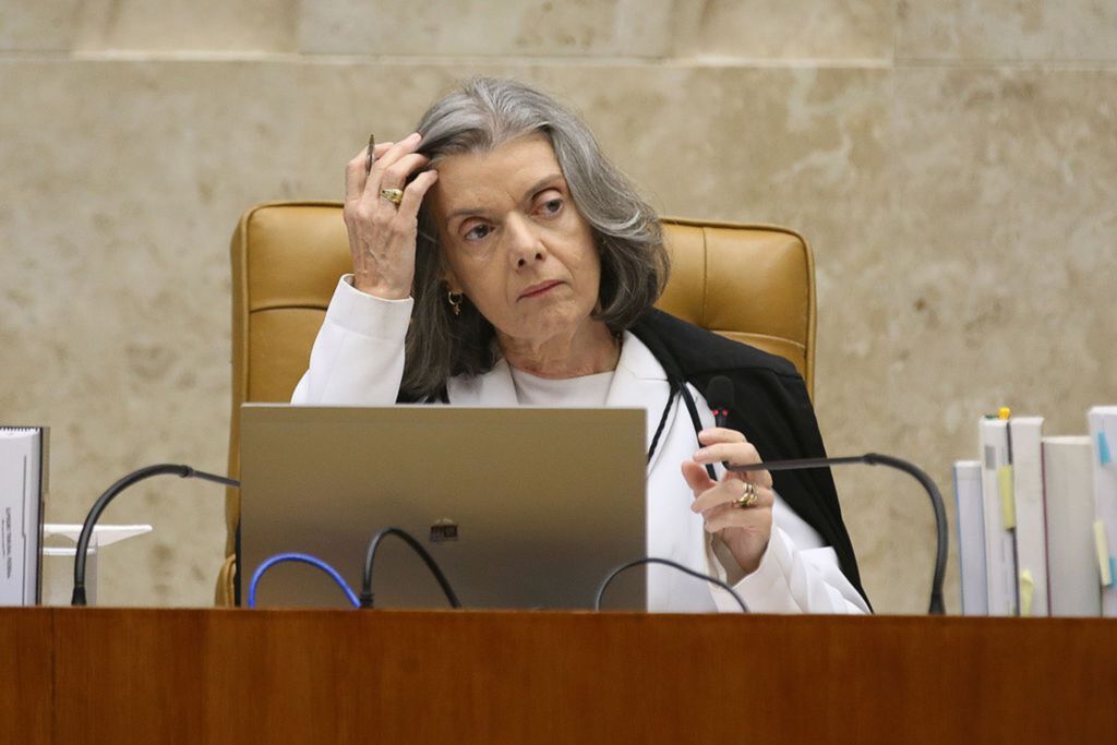 Cármen Lúcia suspende parte do decreto de indulto natalino