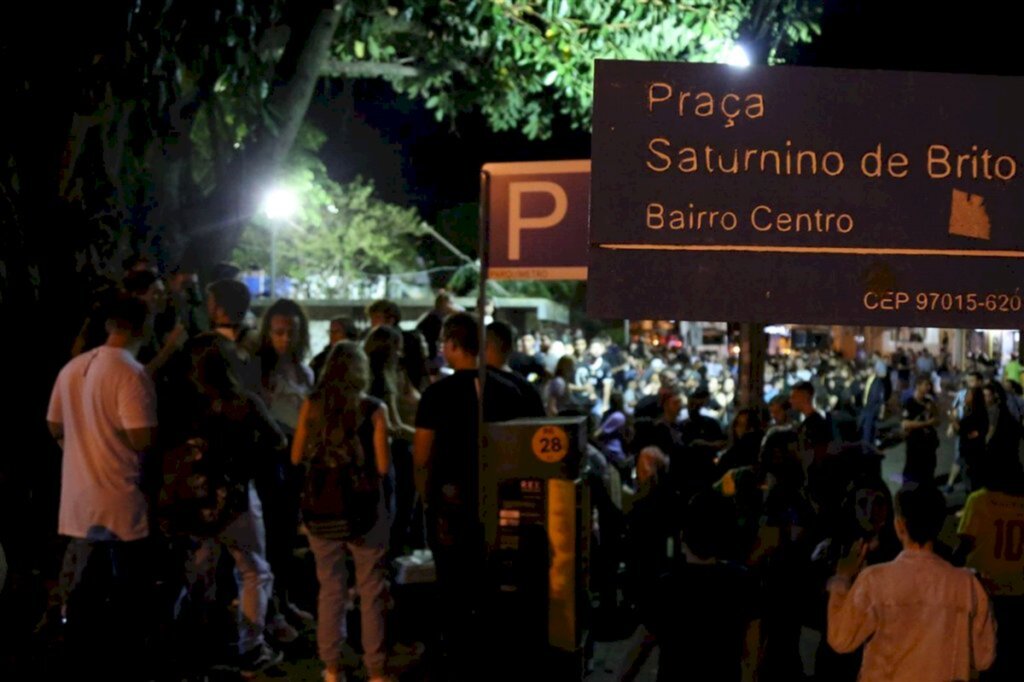 VÍDEO: Primeiro dia da 'Calourada Segura' recebe 8,5 mil pessoas na Praça Saturnino de Brito