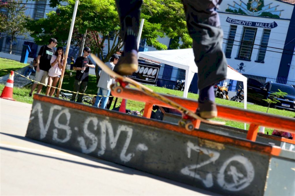 Comemoração reúne skatistas e fãs do esporte na Praça do Mallet
