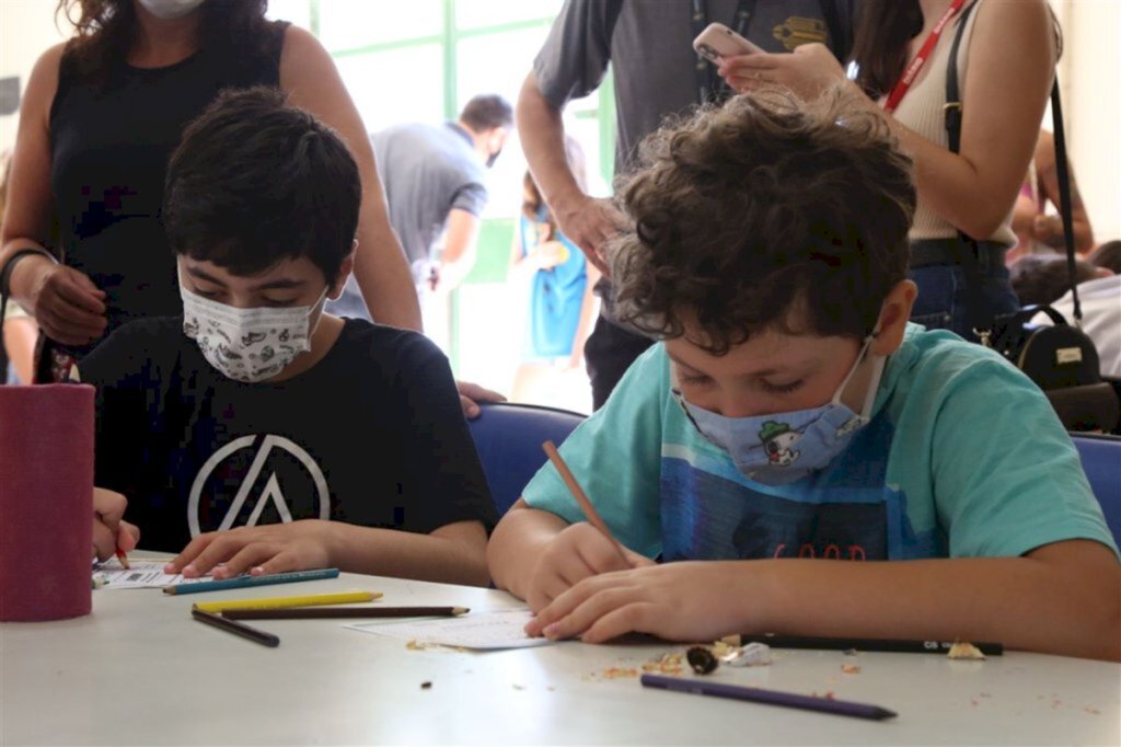 PGE recorre de decisão que suspendeu decreto sobre utilização de máscaras por crianças