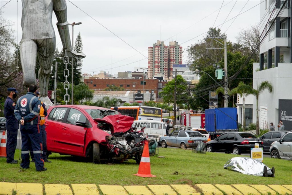 Nova simulação de acidente de trânsito é feita na Avenida João Luiz Pozzobon