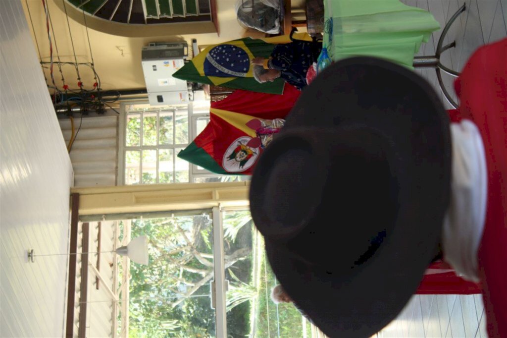 VÍDEO: idosos do Lar Vila Itagiba celebram Semana Farroupilha com música e dança