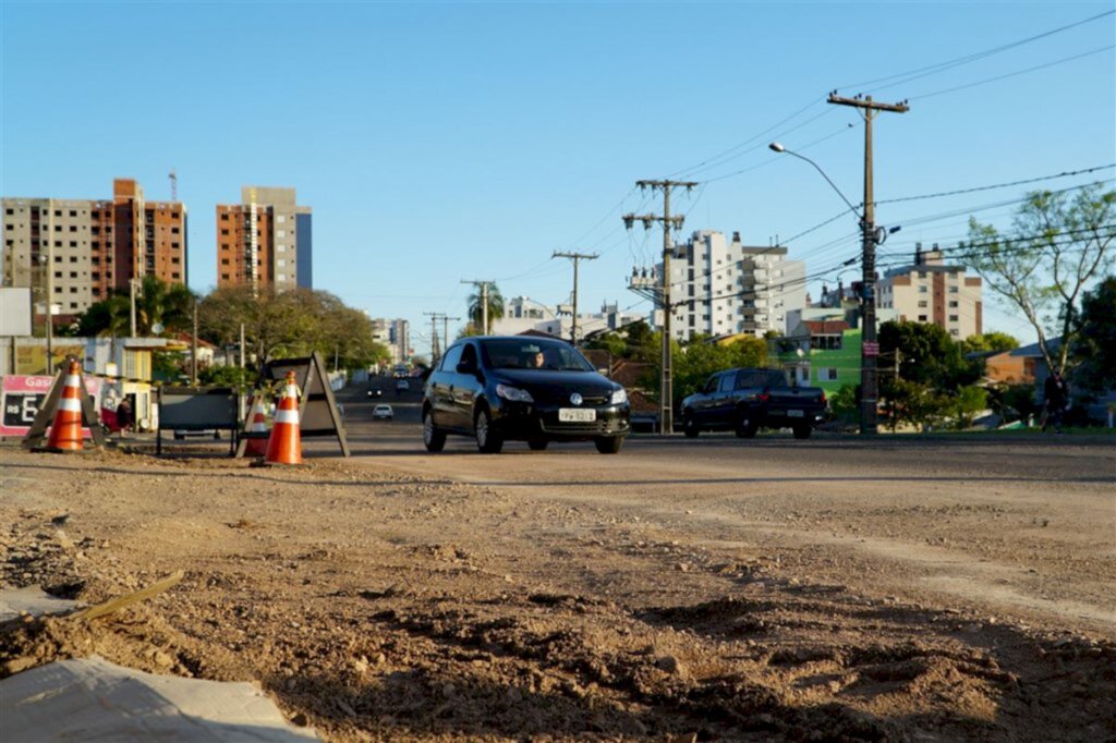 Começa obra para recuperação do asfalto da Rua Euclides da Cunha