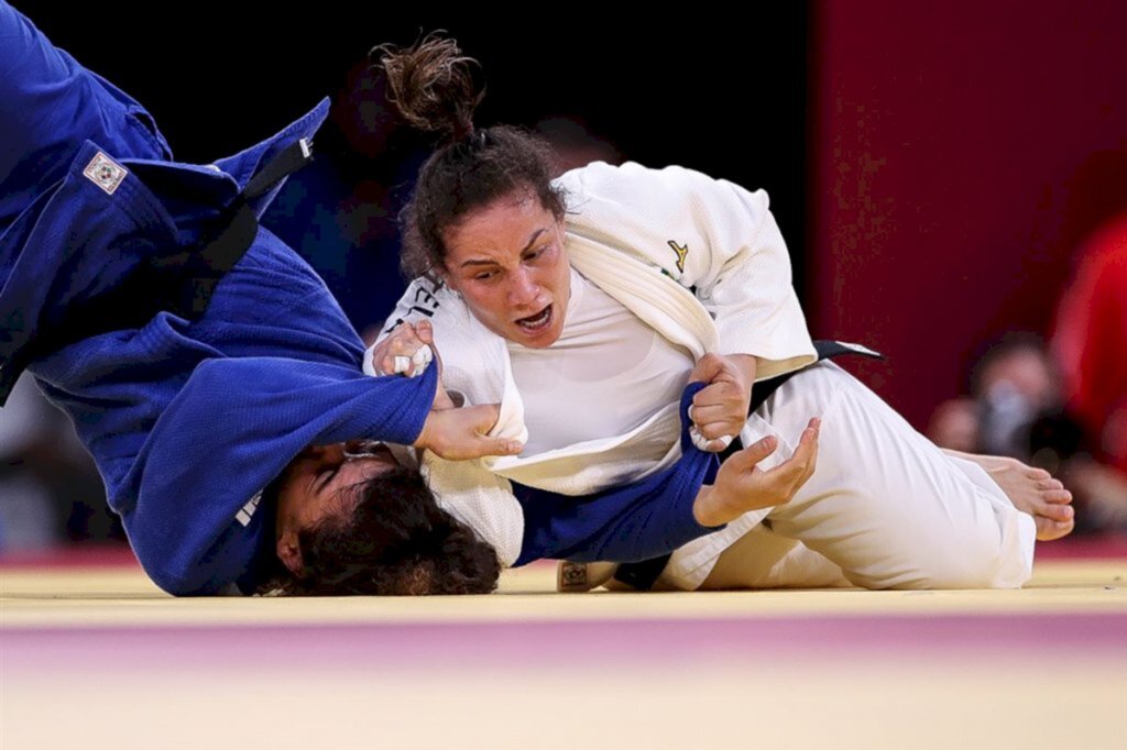 Eliminação de Maria Portela gera revolta com arbitragem e mensagens de apoio para judoca