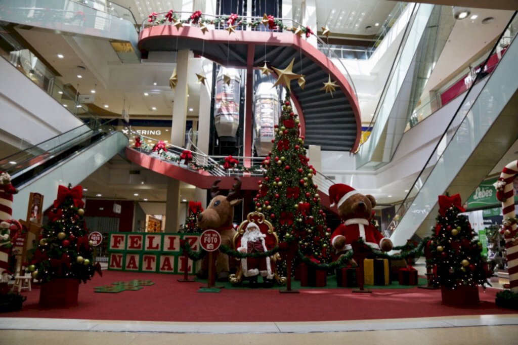 VÍDEO: dois shoppings de Santa Maria já estão decorados para o Natal
