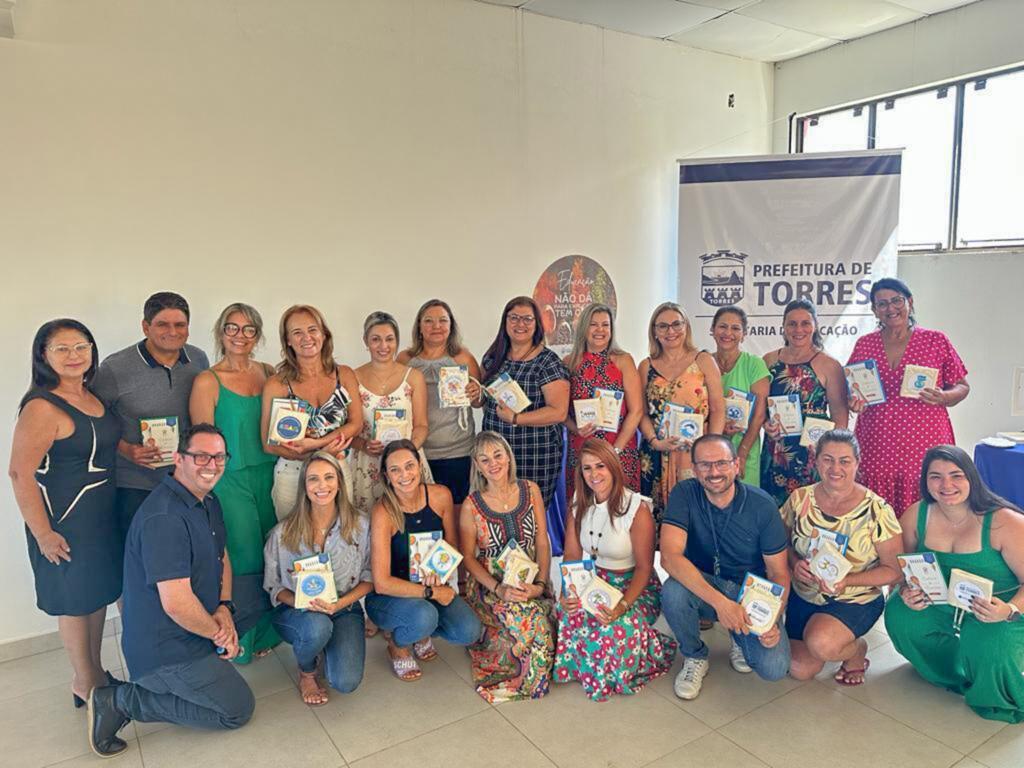 TORRES: SECRETARIA DE EDUCAÇÃO REALIZA INTENSA 
PROGRAMAÇÃO COM OS PROFISSIONAIS DA PASTA