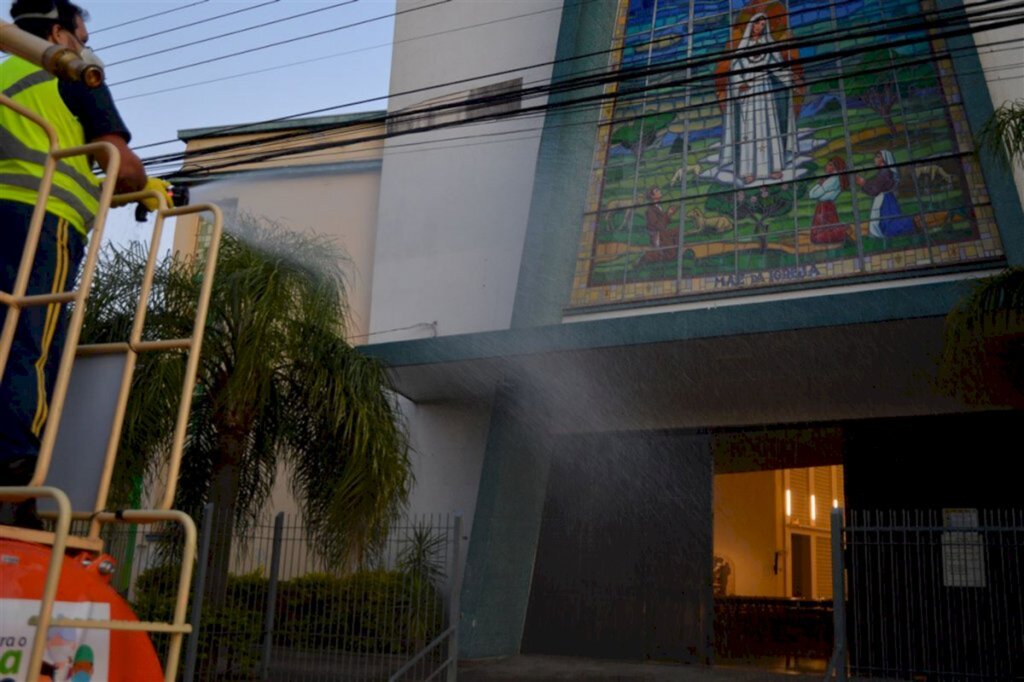 Ruas e prédios de Santa Maria recebem nova ação de sanitização