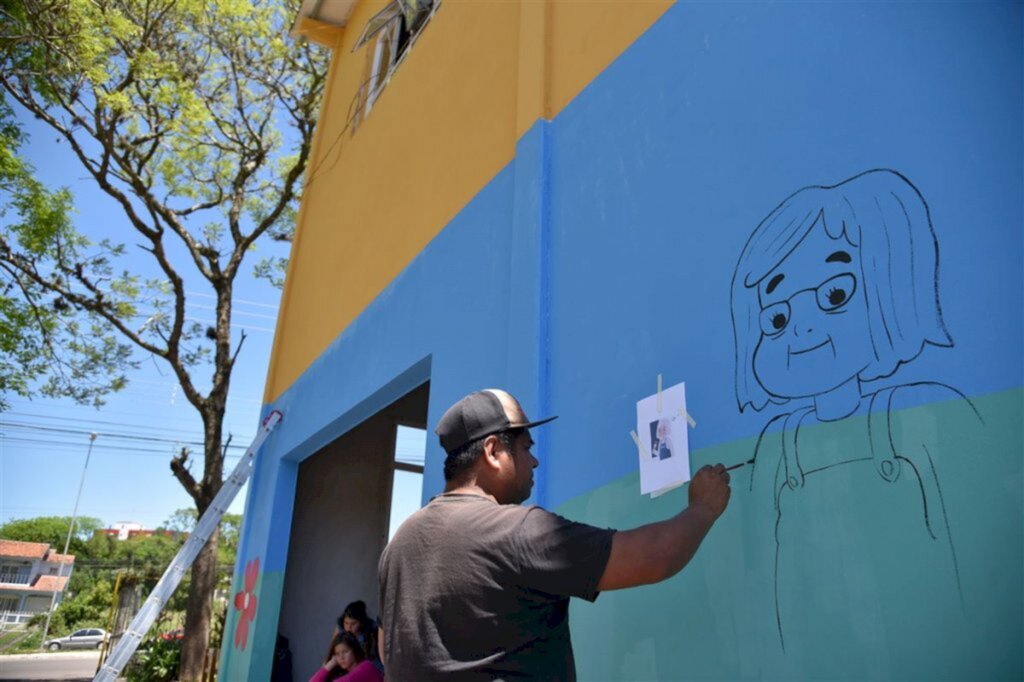 VÍDEO: voluntários revitalizam e dão um novo colorido para o Lar das Vovozinhas