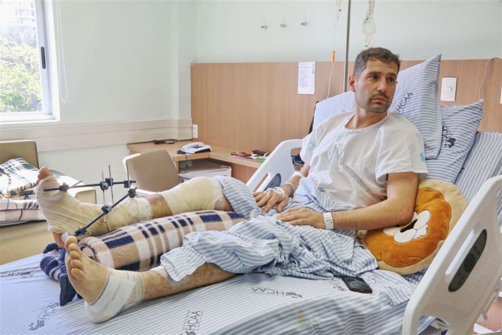 Foto: Pedro Piegas (Diário) - Borba se recupera da cirurgia no pé direito. Ele ainda deve passar por outros procedimentos