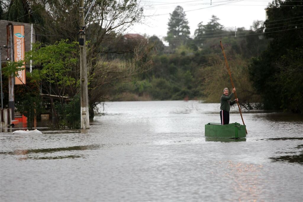 FOTOS+VÍDEO: 300 pessoas estão desalojadas por causa da chuva em São Gabriel