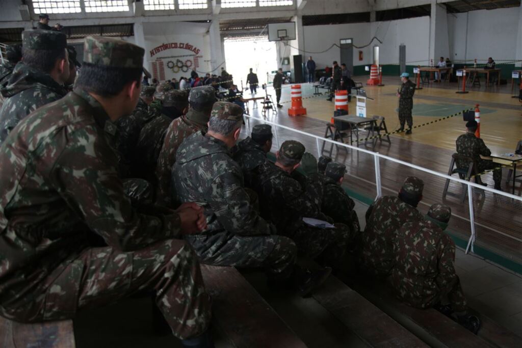 130 militares que atuarão na fronteira com a Venezuela embarcam nesta segunda