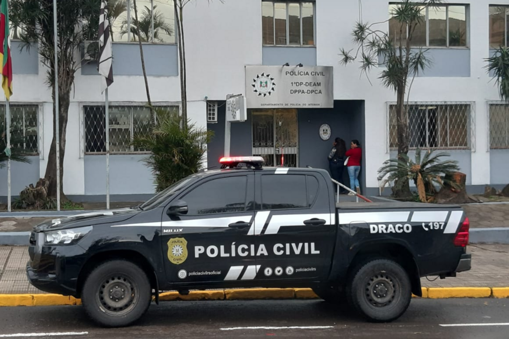 divulgação - A equipe da Draco apreendeu as drogas, dinheiro e telefones celulares.