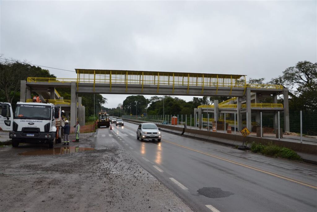 Nova passarela é liberada para pedestres em Santa Maria