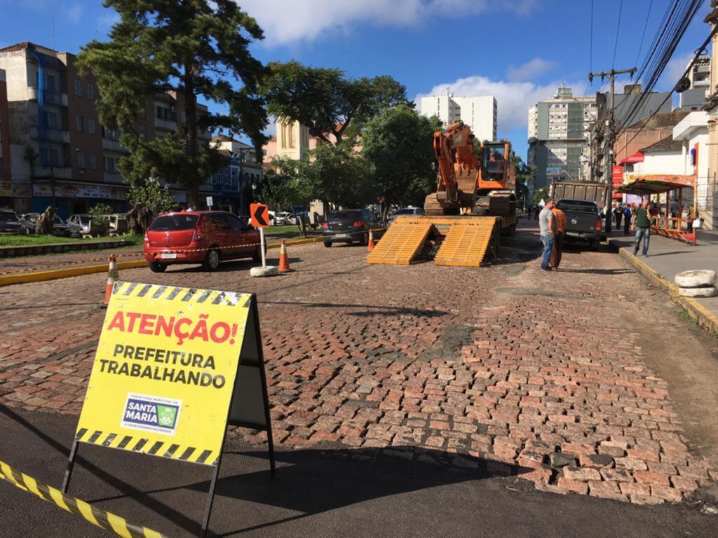 Pontos de ônibus e táxi da Avenida Rio Branco são reposicionados