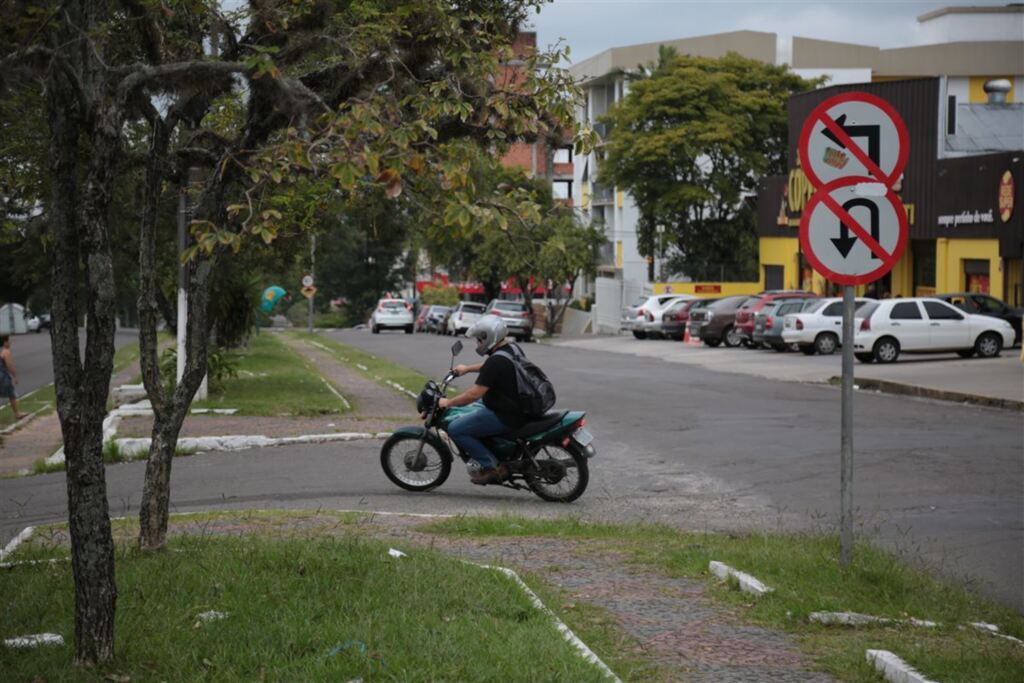 VÍDEO: flagrantes mostram imprudência de motoristas nas ruas campeãs de multas em Santa Maria