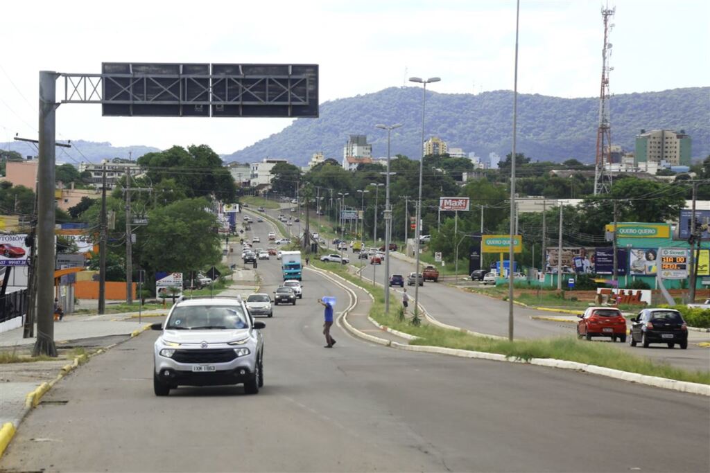 Prefeitura prevê instalar duas sinaleiras para pedestres na Avenida Hélvio Basso