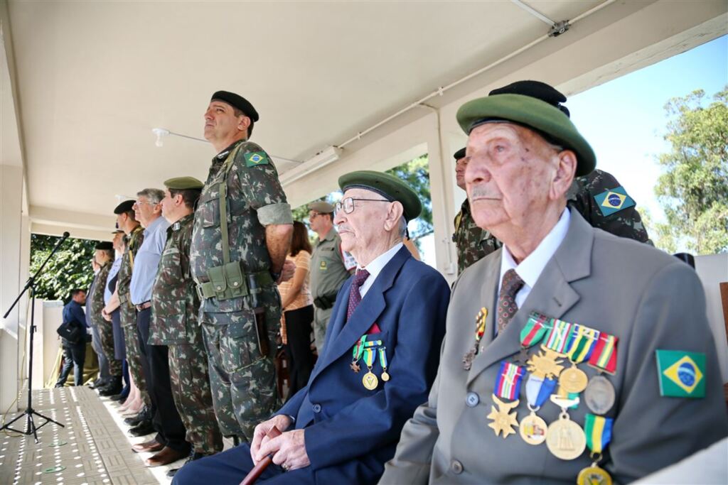 VÍDEO: ex-combatentes que atuaram na Segunda Guerra recebem homenagens em Santa Maria