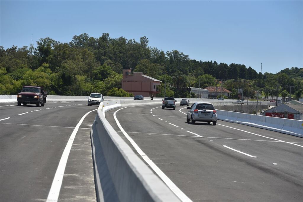 Liberação do trânsito no viaduto da Faixa Velha melhora tráfego na Região Leste de Santa Maria