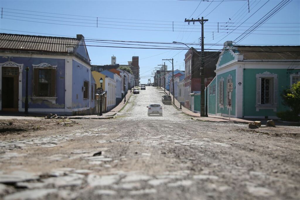 Foto: Renan Mattos - Parceria permitiu o conserto do pavimento de pedras da vila história