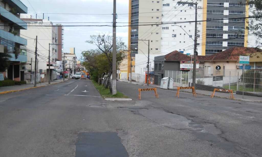 Trânsito na Avenida Presidente Vargas está bloqueado nesta sexta-feira