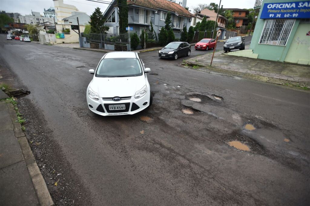 Caixa garante R$ 78 milhões para consertar ruas, mas vereadores precisam autorizar empréstimo