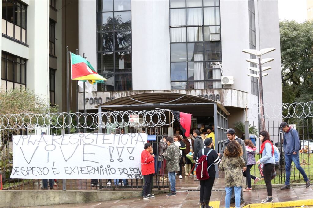 Audiência de conciliação entre moradores da Vila Resistência e prefeitura termina sem acordo