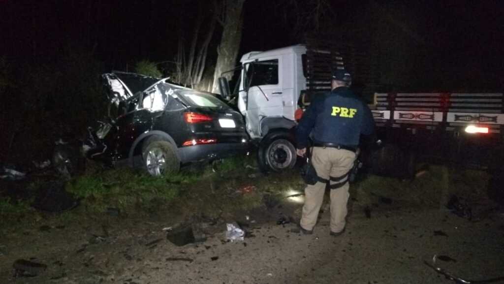 Homem morre em colisão com caminhão em São Gabriel