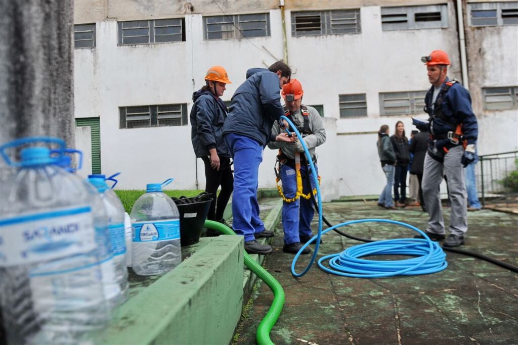 Limpeza de reservatório da Corsan pode afetar fornecimento de água em 25 bairros