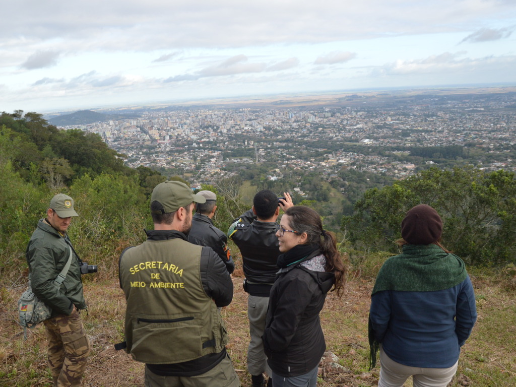 título imagem Ambientalistas visitam o Parque Natural dos Morros