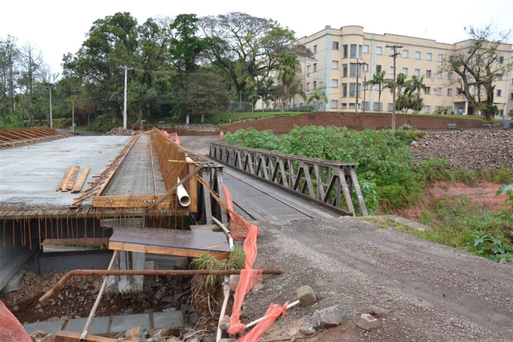 Ponte de ferro do Cerrito será doada para a prefeitura