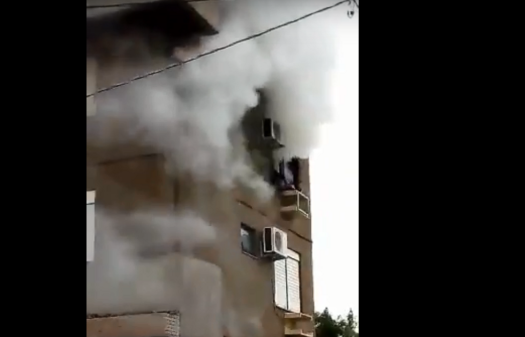 VÍDEO: incêndio atinge apartamento em Santa Maria
