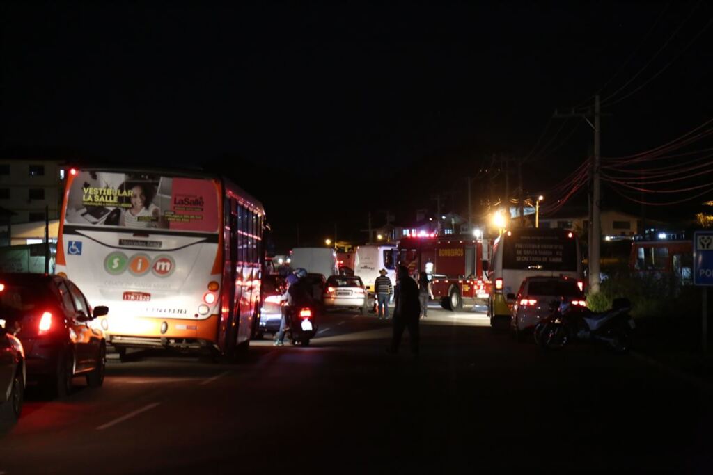 Colisão entre ônibus e micro-ônibus deixa 11 feridos em Santa Maria