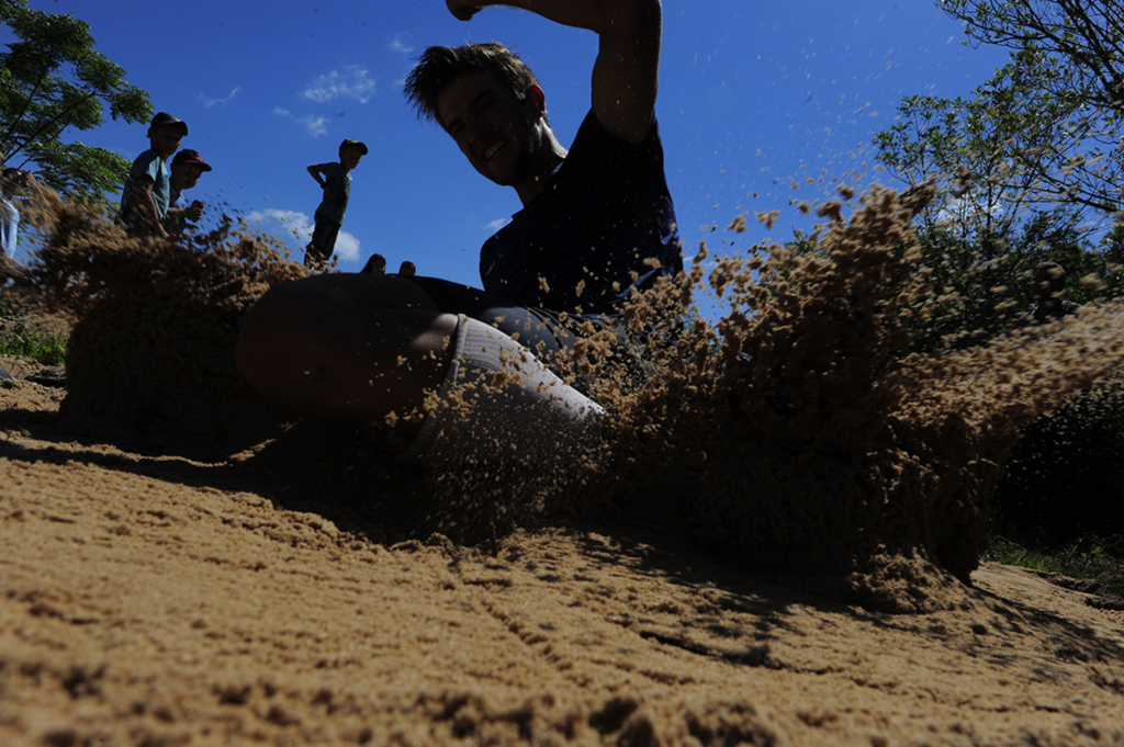 Foto: Charles Guerra (Diário) - Jogos ruais de Jari - salto em distância