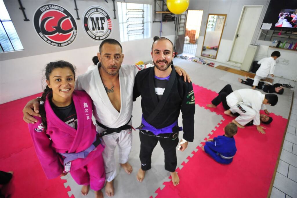 Projeto social oferece aulas de jiu-jitsu para crianças