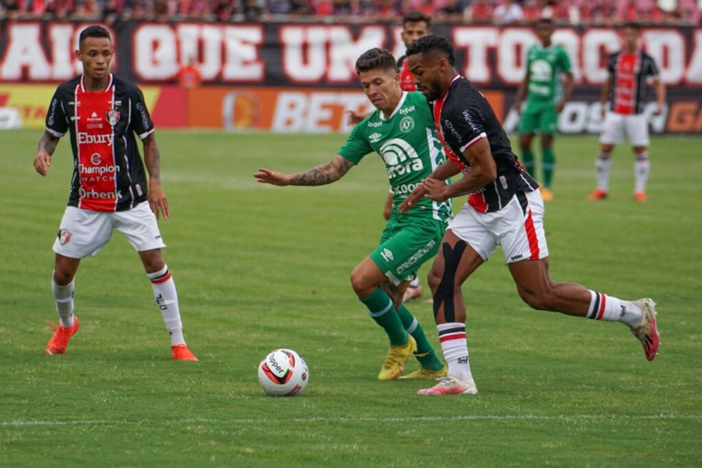 Chapecoense e Joinville empatam pelo Campeonato Catarinense