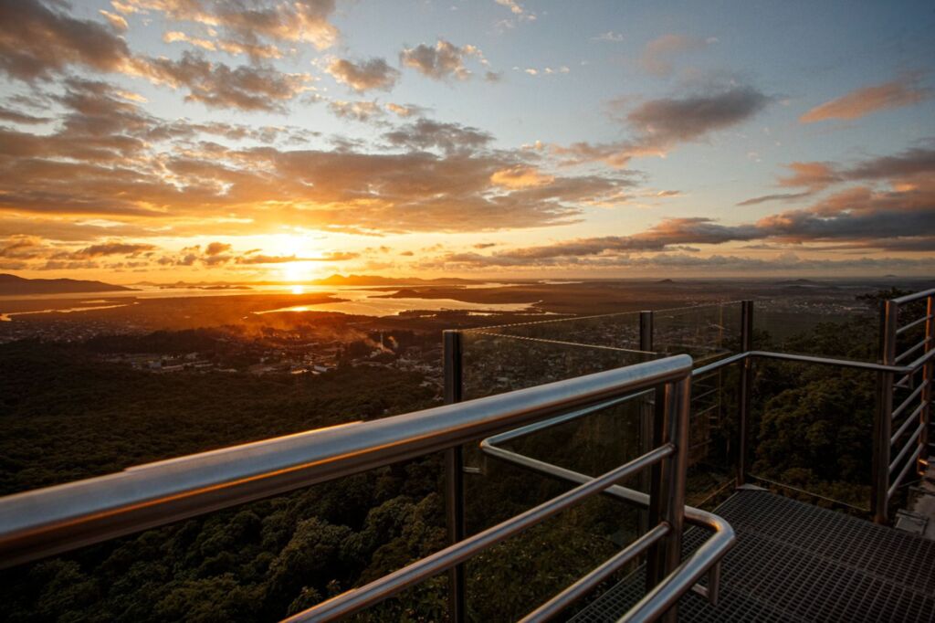 Acesso à torre do Mirante fica fechado para limpeza da estrutura