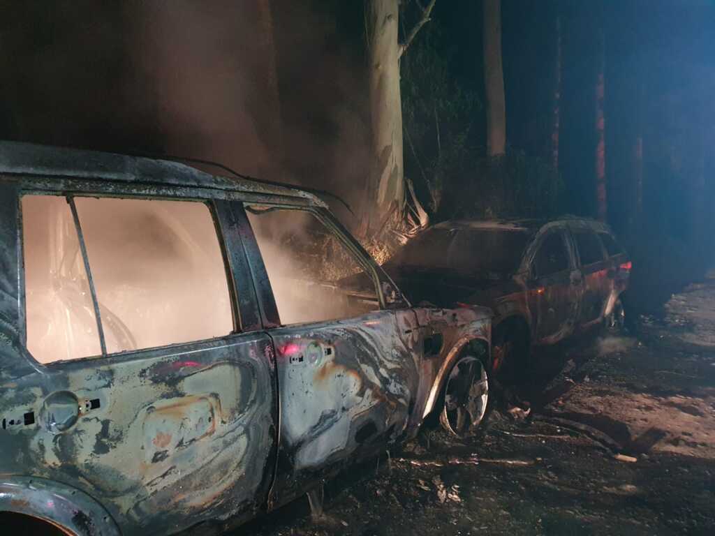 Colisão deixa dois veículos totalmente queimados no interior de Otacílio Costa