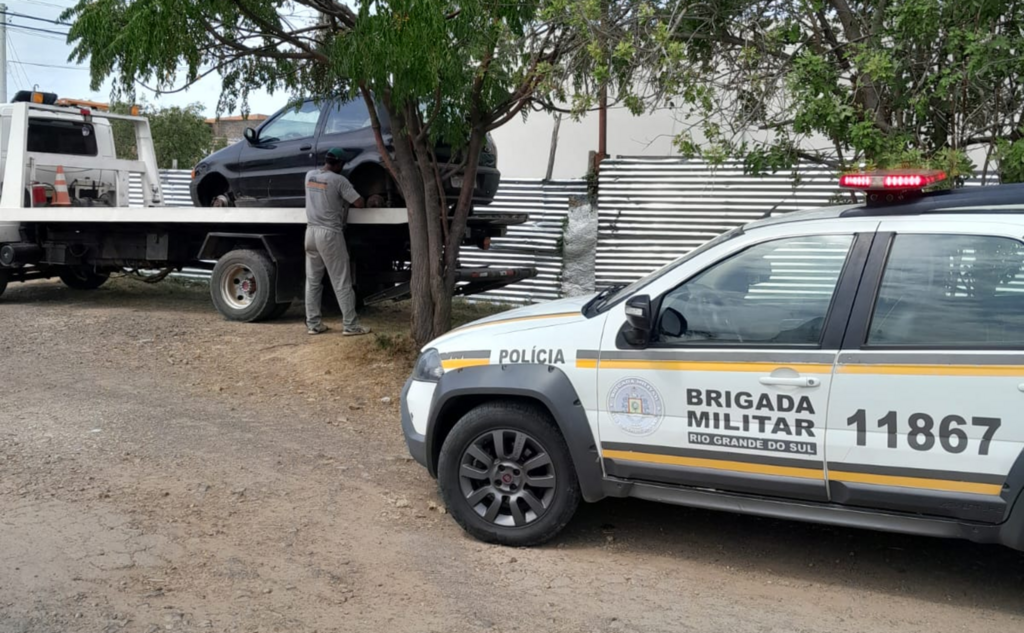 divulgação - Automóvel foi recuperado no bairro Vila Júlia.