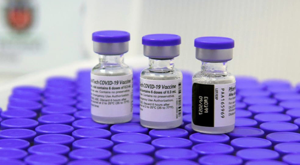  - Vacinas bivalentes contam com cepas atualizadas contra a Covid, incluindo a proteção contra a variante Ômicron