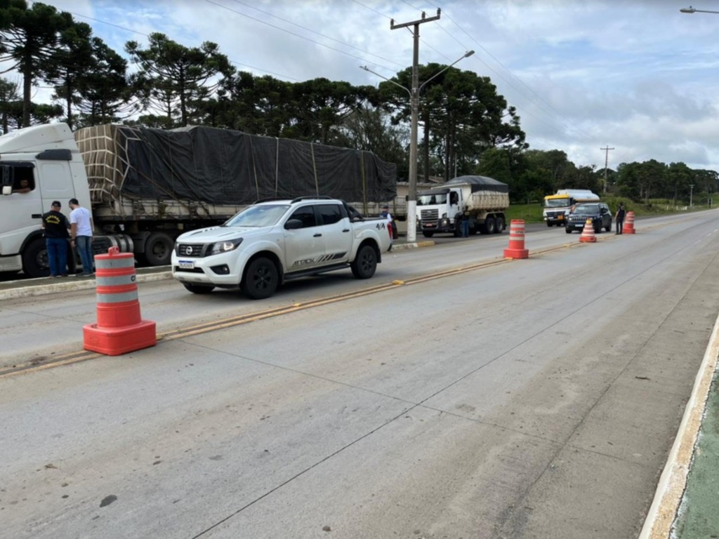 Fazenda fiscaliza irregularidades no transporte de mercadorias com a PRF e a PMRv