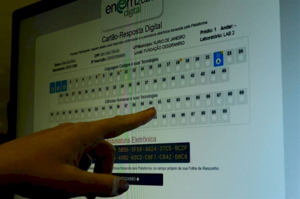título imagem Com 4 milhões de inscritos, Enem tem a menor adesão desde 2009