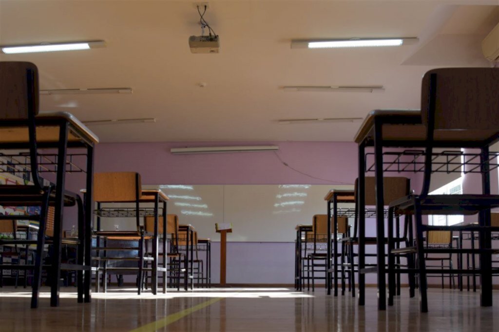 Pelo menos quatro escolas já suspenderam aulas por casos de Covid-19