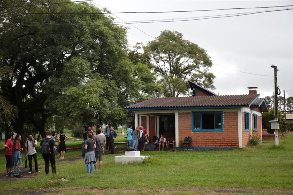 UFSM pede reintegração de posse de casas ocupadas no Centro de Eventos