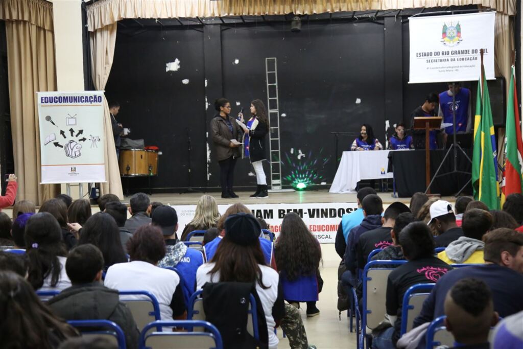 Foto: Renan Mattos (Diário) - Por meio de apresentações e locuções, alunos superaram o desafio de falar em público