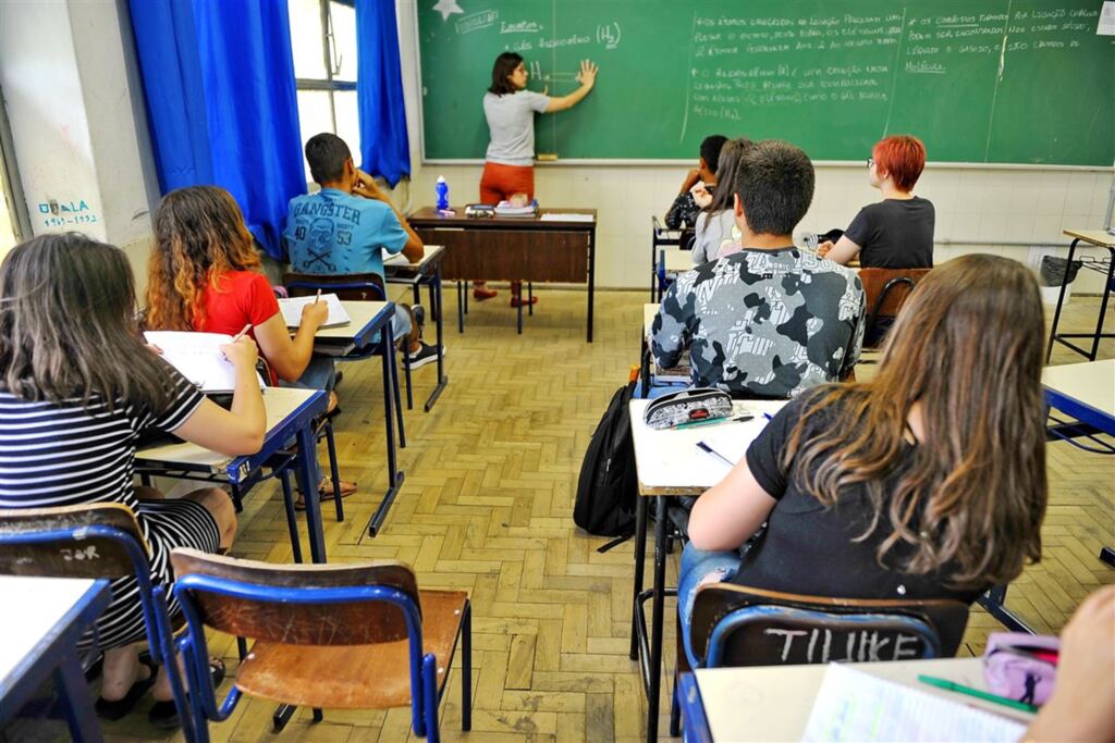 8ª CRE diz que será criteriosa na análise do calendário de recuperação enviado pelas escolas