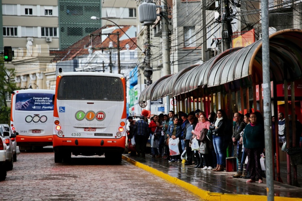 Prefeitura anunciará valor da nova tarifa de ônibus hoje