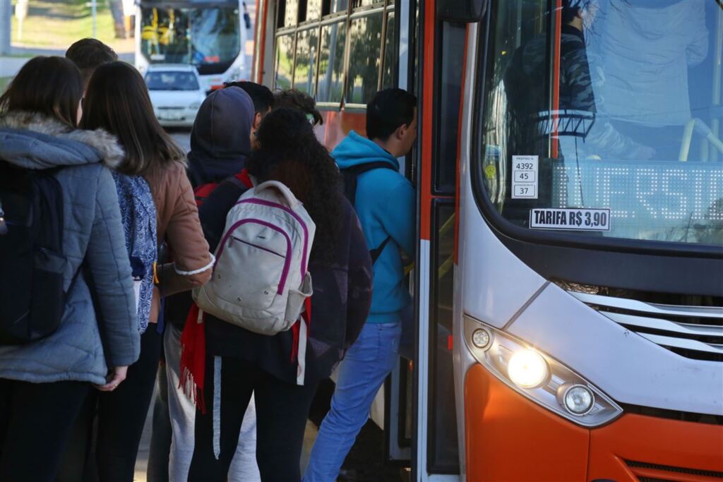 Preço da passagem e nova licitação para ônibus devem ser apresentados em breve